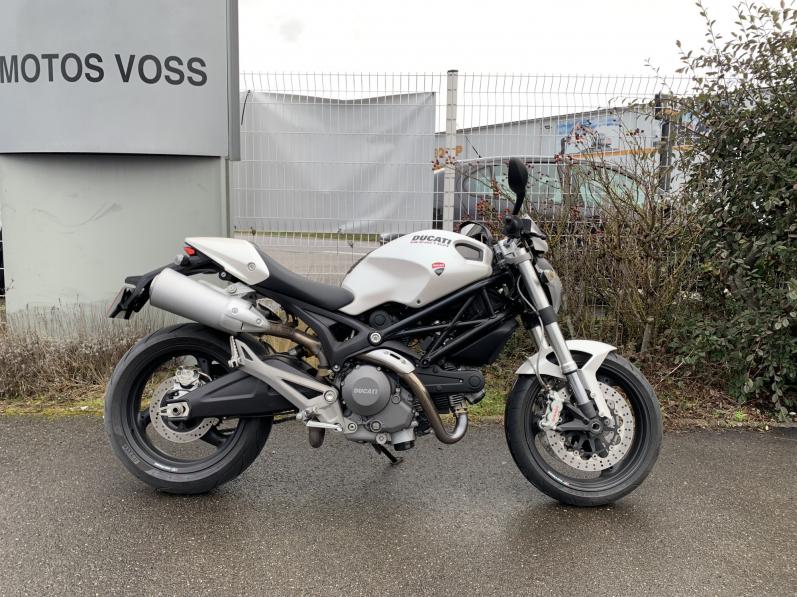 DUCATI MONSTER 696 +