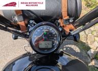 INDIAN SCOUT BOBBER TWENTY 1200 1ERE MAIN JEKILL AND HYDE