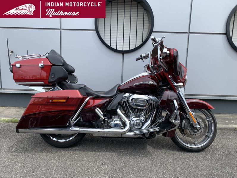 HARLEY-DAVIDSON TOURING STREET GLIDE 1800 ULTRA CVO